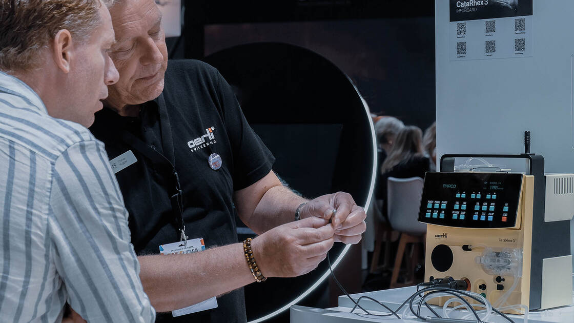 ophthalmic product demonstration at aao congress oertli team with ophthalmic instruments